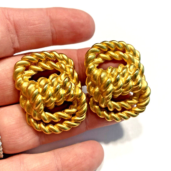 Vintage Clip On Earrings Classic Gold Rope Textured Dimensional Y2K Boss Lady - Picture 4 of 9